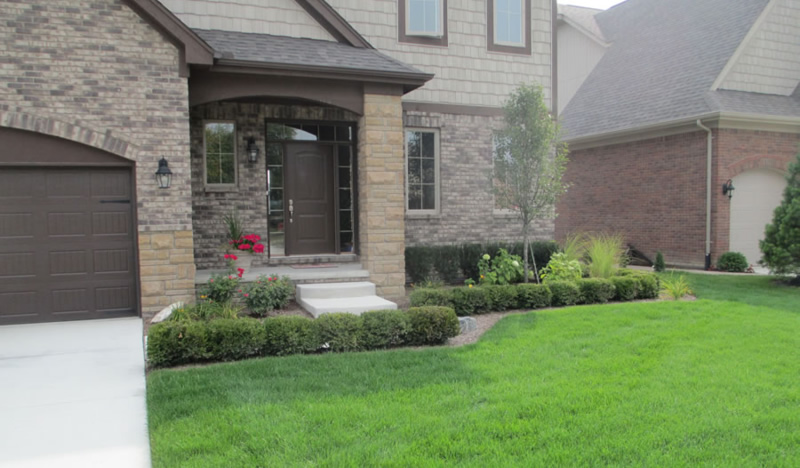 Hire a Grosse Pointe Landscaper 